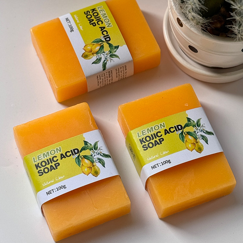 手作りのコジック酸石鹸、エッセンシャルオイル配合、肌のブライ - Kojic Acid Soap のレビューと価格