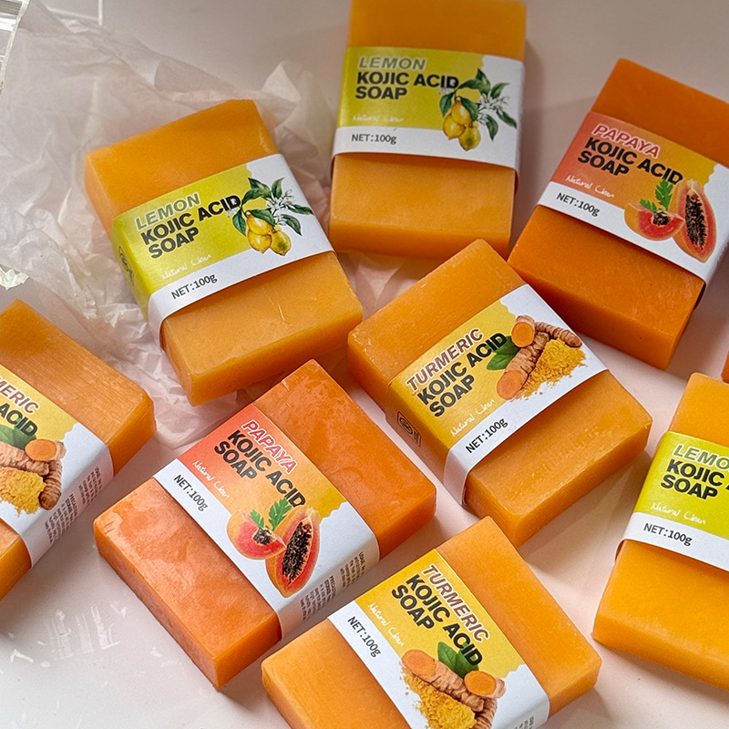 手作りのコジック酸石鹸、エッセンシャルオイル配合、肌のブライ - Kojic Acid Soap のレビューと価格